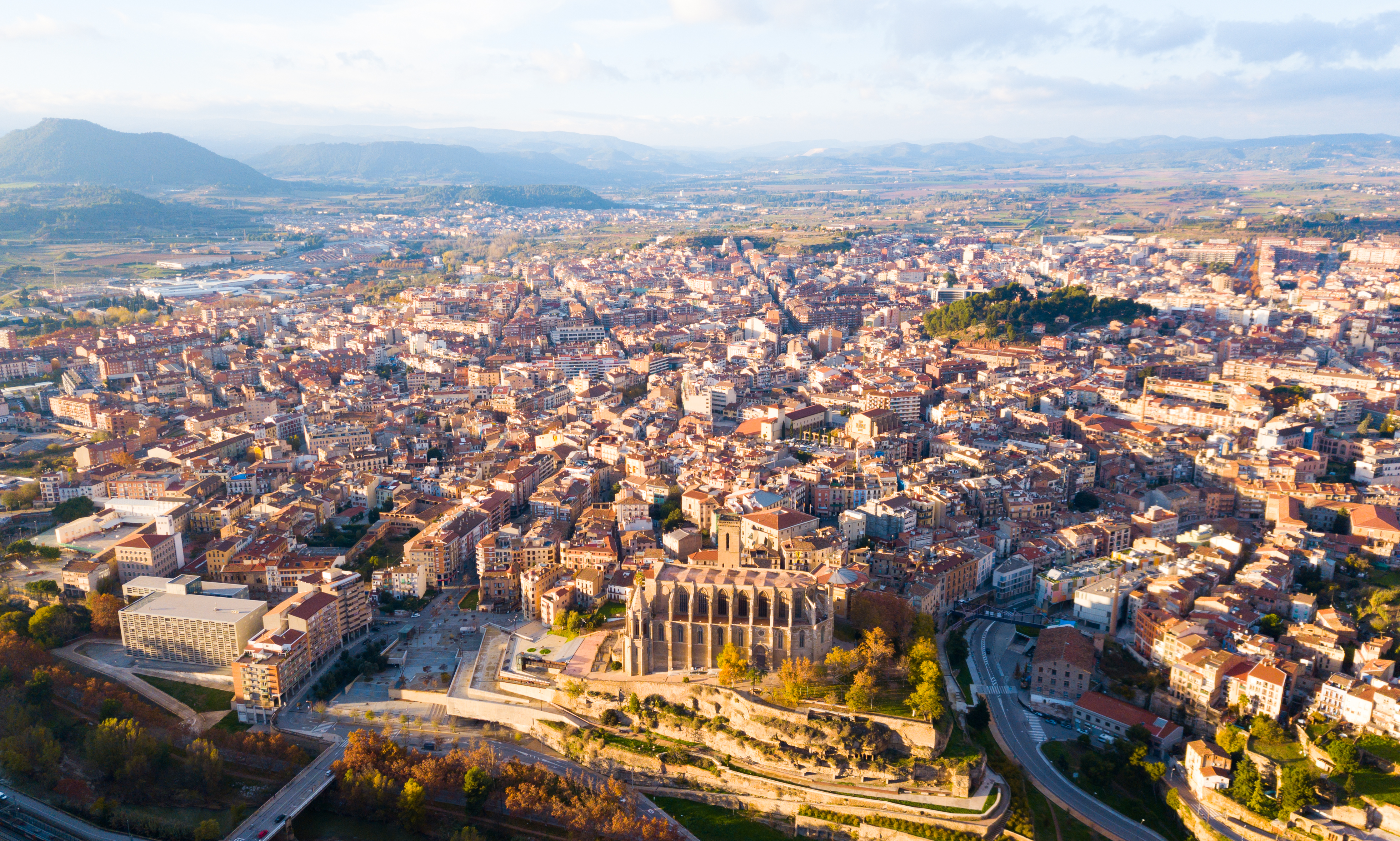 Despacho jurídico COES LEGAL en Manresa, Barcelona - Oficina especializada en derecho civil y extranjería